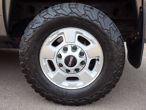 Used 2011 GMC Sierra 2500 SLE w/ SLE Preferred Package AWD/4WD image 40