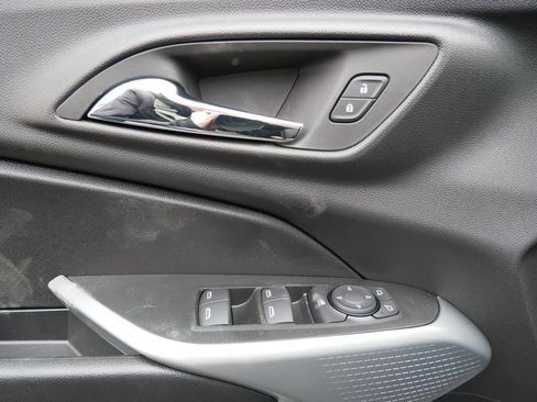 New 2026 Chevrolet Trax RS w/ Sunroof Package image 17