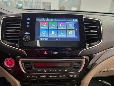 Used 2020 Honda Pilot Touring image 17