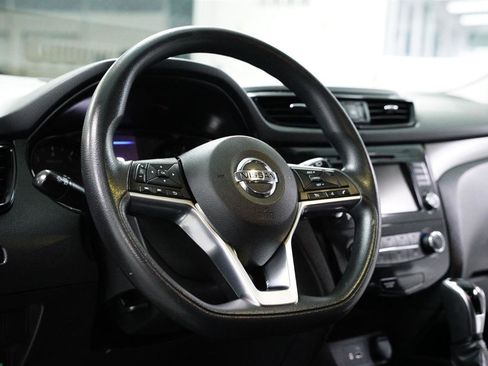 Used 2019 Nissan Rogue Sport S image 9