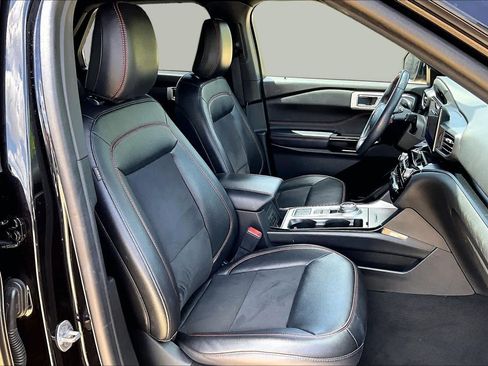 Used 2022 Ford Explorer ST-Line RWD image 9
