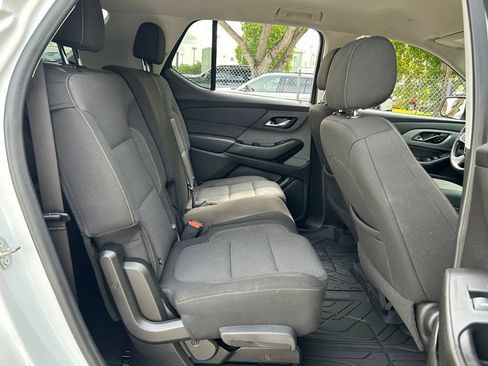 Used 2021 Chevrolet Traverse LS FWD image 40