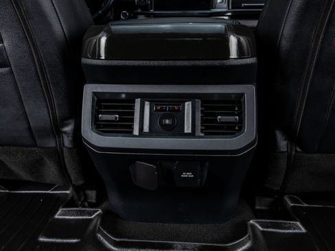 Used 2023 Ford F250 Lariat w/ Lariat Ultimate Package AWD/4WD image 32