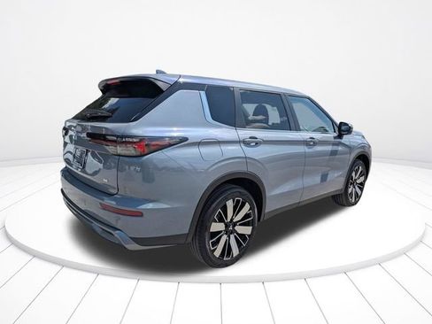 New 2026 Mitsubishi Outlander SE FWD image 4