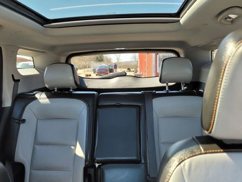 Used 2021 GMC Terrain SLT image 17