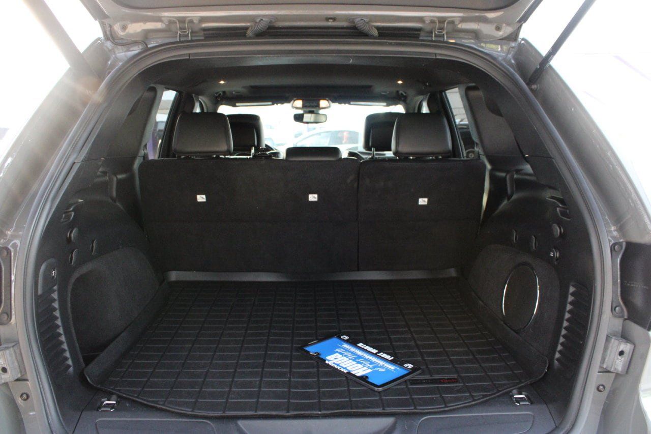 Used 2020 Jeep Grand Cherokee Altitude AWD/4WD image 5