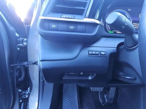 Used 2025 Toyota Crown XLE image 40