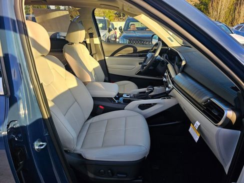 New 2025 Kia Telluride EX image 32