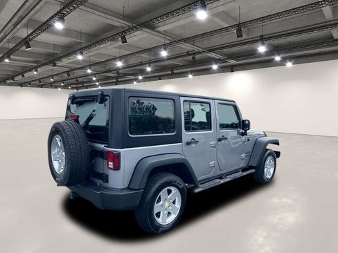 Used 2018 Jeep Wrangler Unlimited Sport w/ Connectivity Group image 7