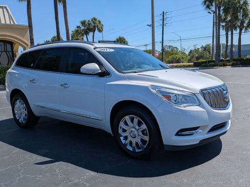Used 2017 Buick Enclave Leather FWD image 7