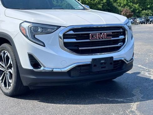 Used 2019 GMC Terrain SLT w/ Preferred Package FWD image 2