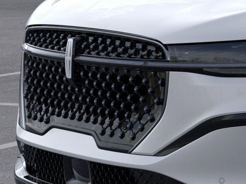 New 2025 Lincoln Nautilus Reserve w/ Jet Appearance Package image 17