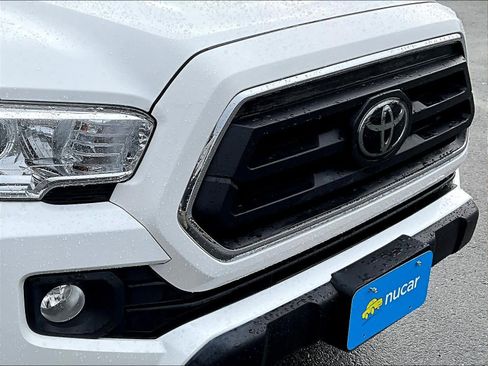 Used 2022 Toyota Tacoma SR5 image 32