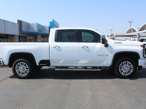 Used 2020 Chevrolet Silverado 2500 High Country w/ Z71 Off-Road Package AWD/4WD image 2