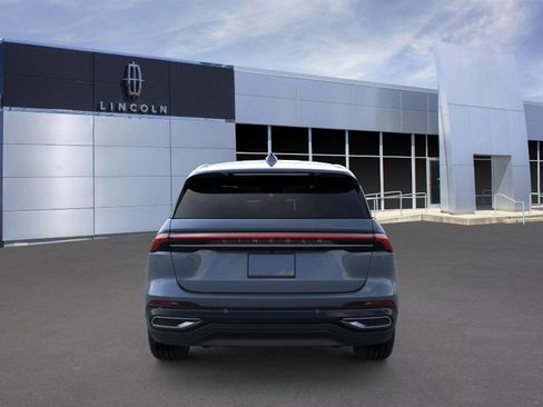 New 2026 Lincoln Nautilus Premier image 5