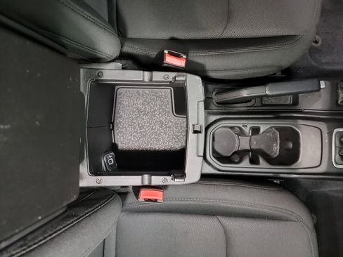 Used 2023 Jeep Wrangler Unlimited Sport image 29