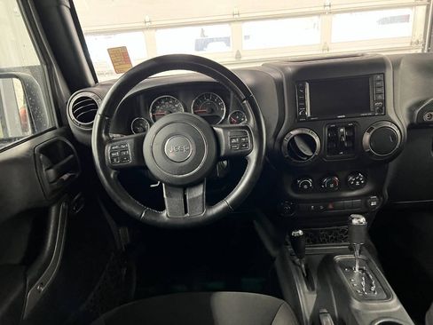 Used 2018 Jeep Wrangler Unlimited Sport S AWD/4WD image 8