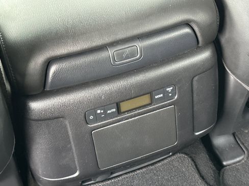 Used 2022 Nissan Armada SL w/ Captain's Chairs Package image 14