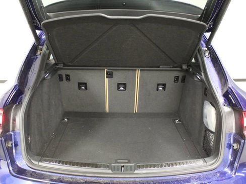 Certified 2026 Porsche Macan image 23