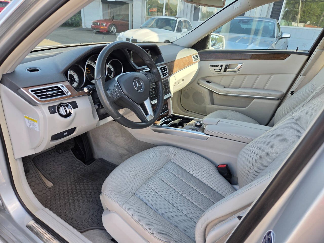 Used 2014 Mercedes-Benz E 350 4MATIC Wagon w/ Premium 1 Package image 11