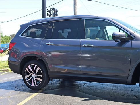Used 2017 Honda Pilot Touring image 4