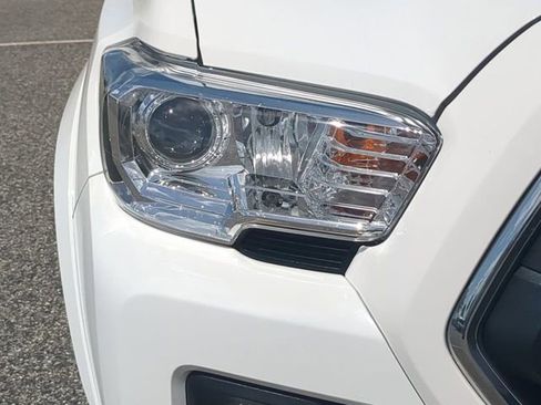 Used 2022 Toyota Tacoma SR5 image 10