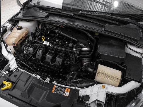 Used 2017 Ford Focus ST FWD image 48