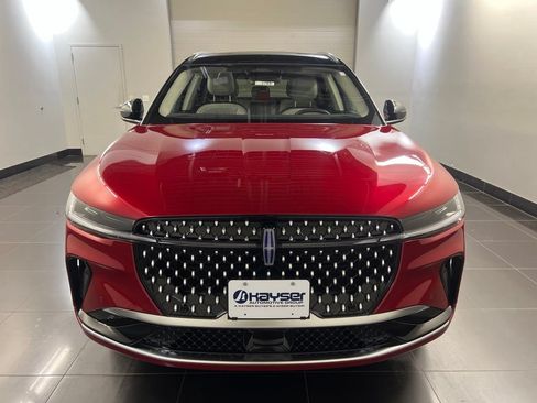 Used 2026 Lincoln Nautilus Reserve AWD/4WD image 2