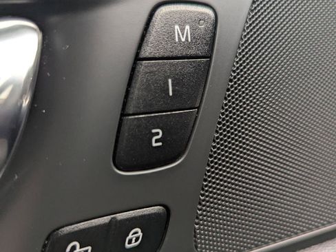 Used 2022 Volvo S60 B5 Inscription image 23