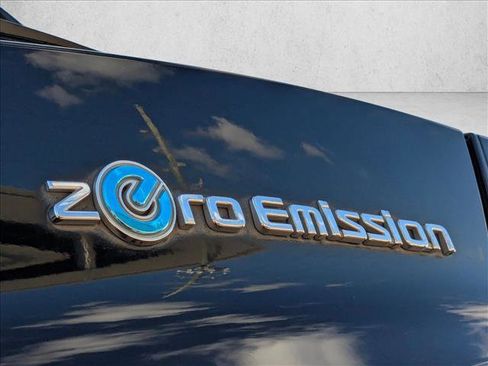 Used 2022 Nissan Leaf SL Plus image 11