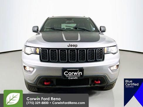 Used 2018 Jeep Grand Cherokee Trailhawk image 2