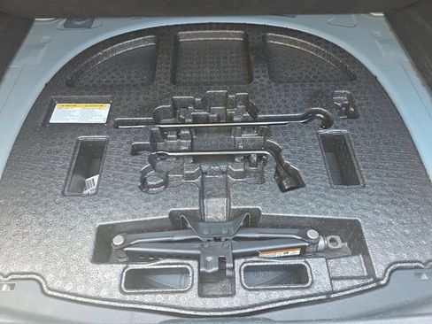 Used 2024 Toyota Camry SE image 37