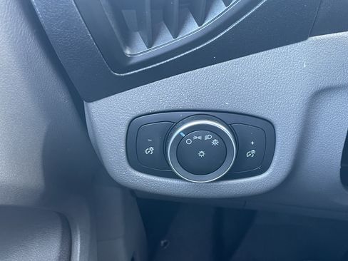 Used 2022 Ford Transit Connect XL FWD image 16