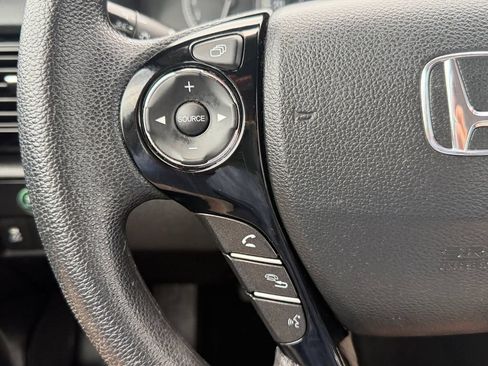 Used 2017 Honda Accord LX image 19
