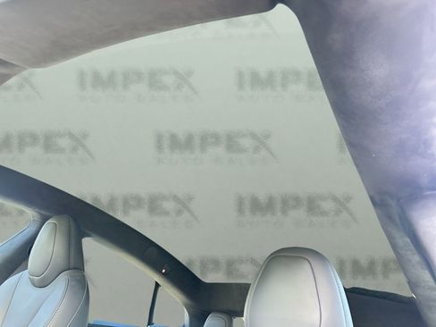 Used 2021 Tesla Model S Plaid image 11