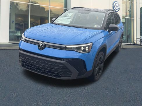 New 2025 Volkswagen Taos SE image 4
