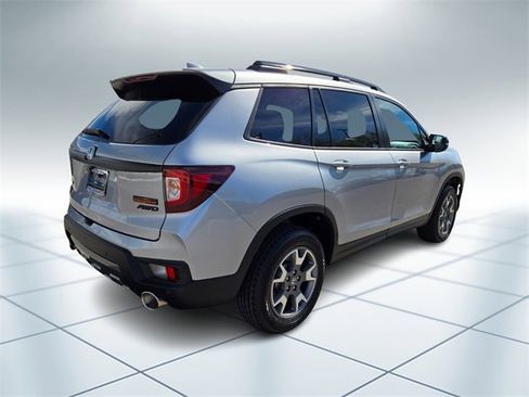 Certified 2023 Honda Passport TrailSport image 4