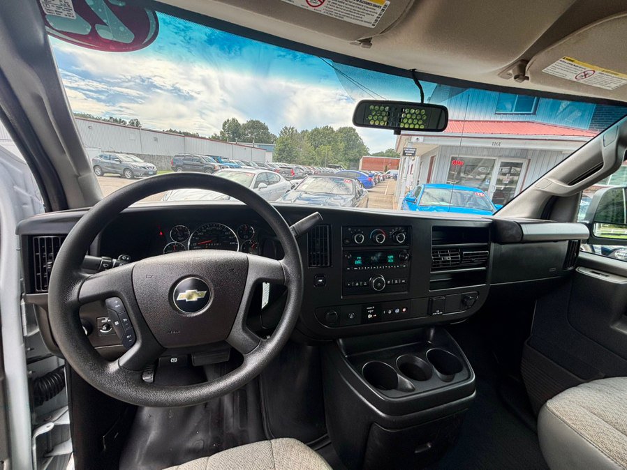Used 2022 Chevrolet Express 2500 w/ Driver Convenience Package RWD image 12