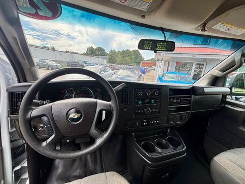 Used 2022 Chevrolet Express 2500 w/ Driver Convenience Package RWD image 12