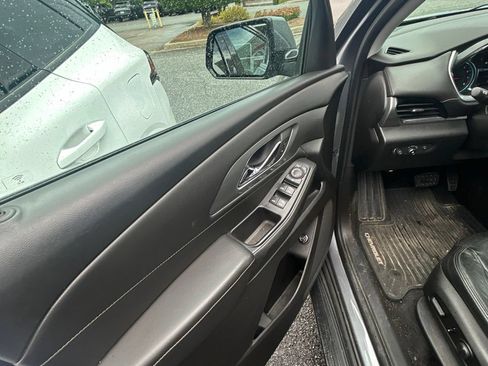 Used 2018 Chevrolet Traverse LT AWD/4WD image 3