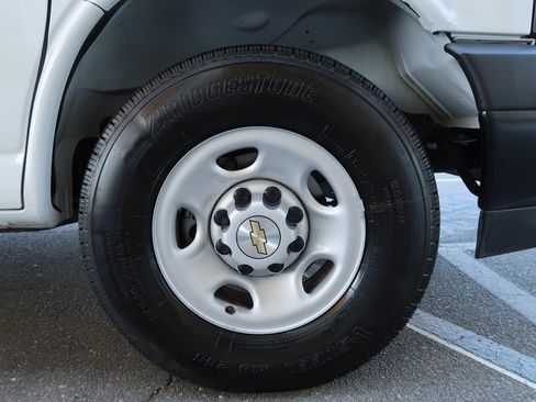 Used 2025 Chevrolet Express 3500 LS RWD image 42