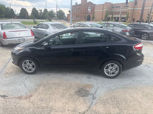 Used 2018 Ford Fiesta SE FWD image 7