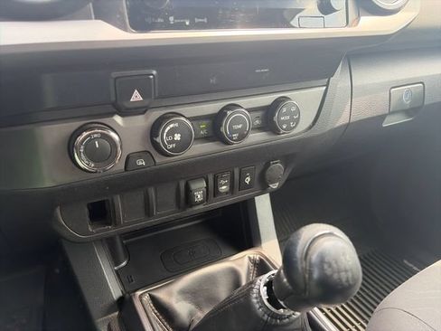Used 2019 Toyota Tacoma TRD Off-Road AWD/4WD image 18