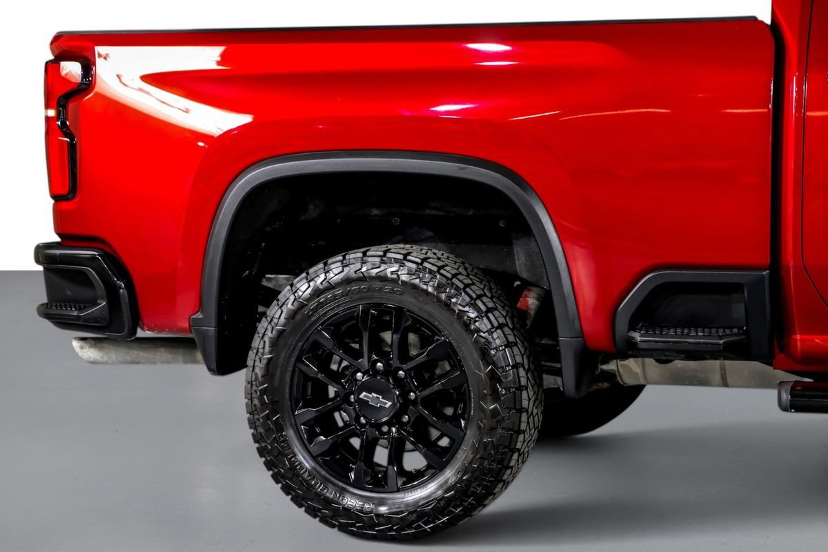 Used 2025 Chevrolet Silverado 2500 LTZ w/ LTZ Plus Package AWD/4WD image 6