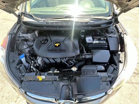 Used 2013 Hyundai Elantra GLS FWD image 9