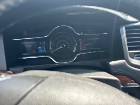 Used 2013 Lincoln MKS FWD image 11