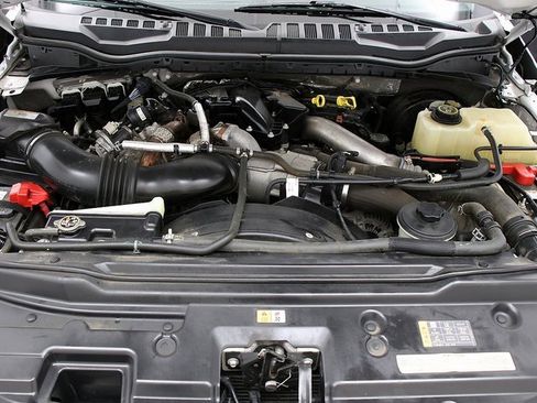 Used 2019 Ford F250 XLT w/ XLT Value Package image 31