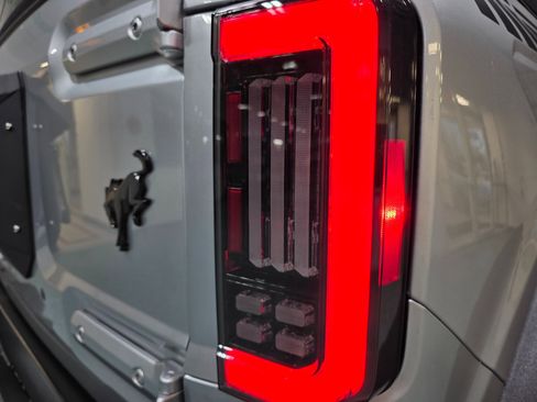 Used 2022 Ford Bronco Black Diamond image 38