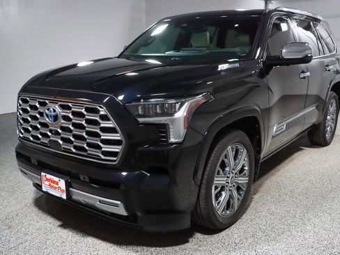 Used 2024 Toyota Sequoia Capstone image 36