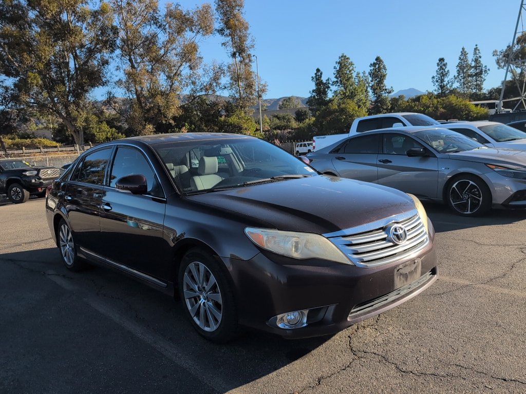 Used 2012 Toyota Avalon Limited FWD image 3